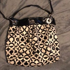 Dual strap classy coach bag